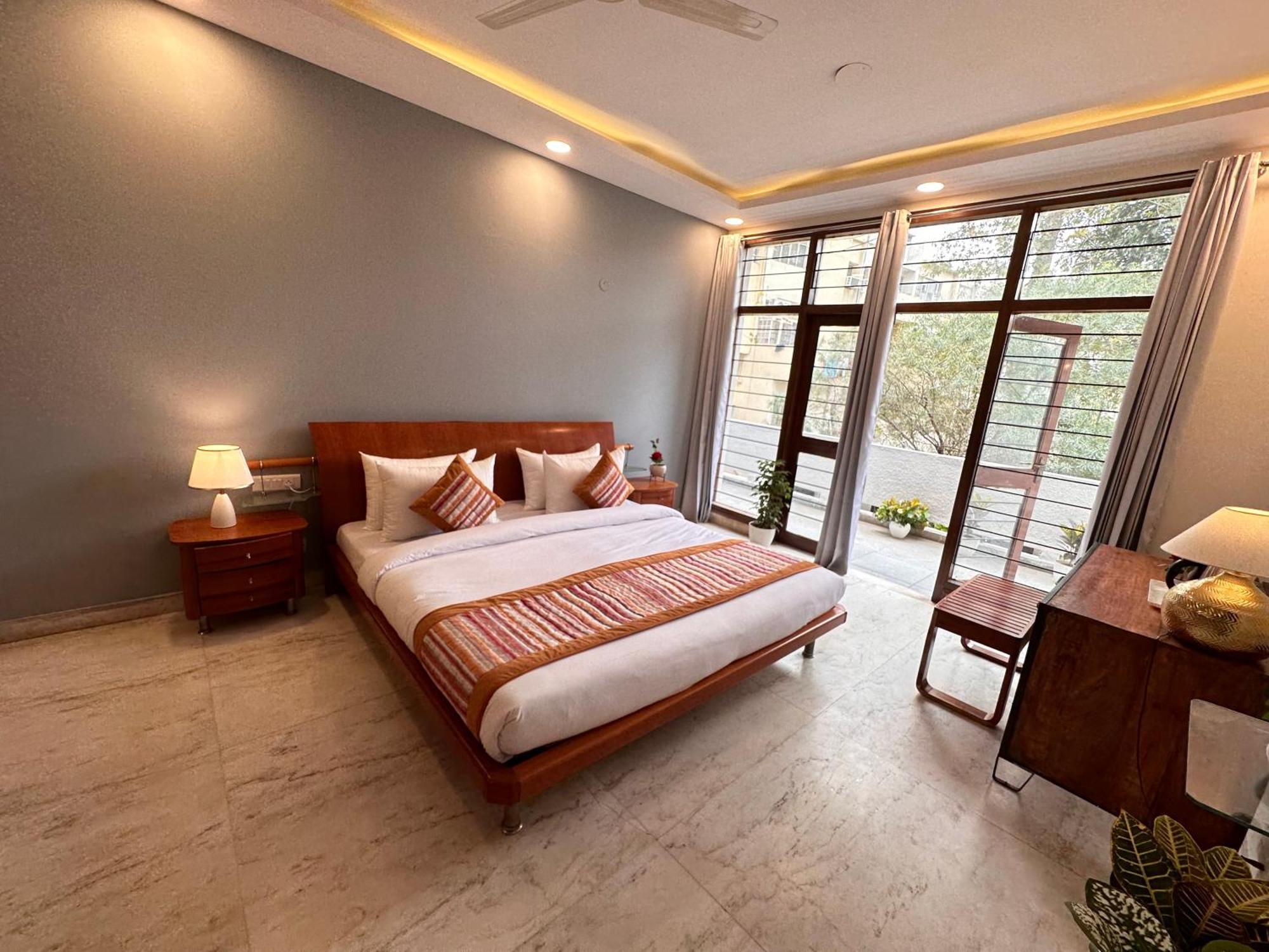 Grove Residency Hauz Khas Couple Friendly Hotel 3*